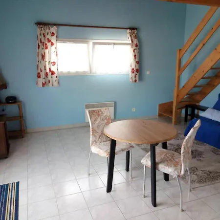 Studio Lotissement De La Metairie * Aulnay (Charente-Maritime)
