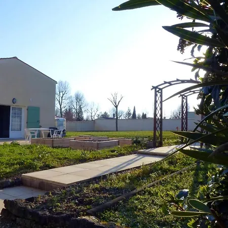 Studio Lotissement De La Metairie * Aulnay (Charente-Maritime)